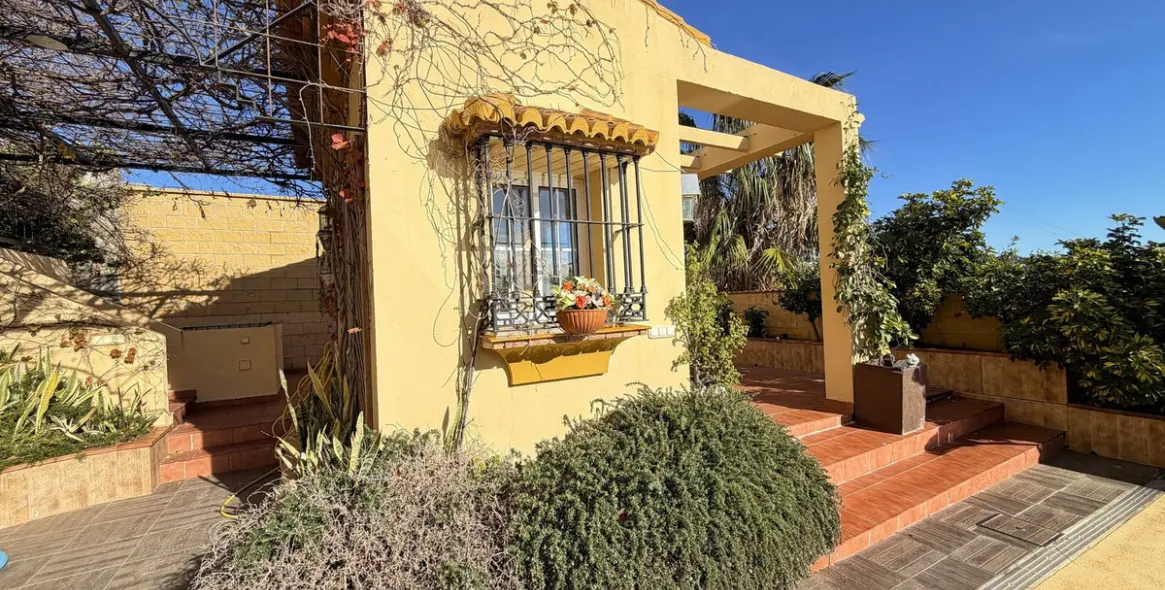 Sale of detached villa in Rincón de la Victoria 43