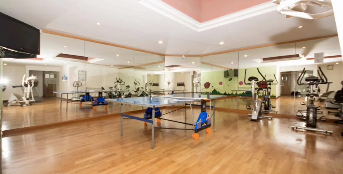 Venta de apartamento en planta media en Estepona 15