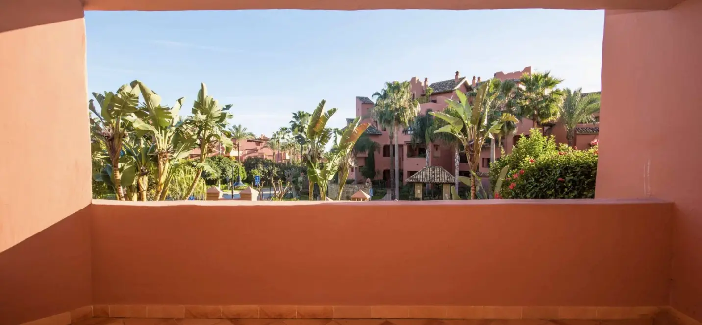 Продажа апартаментов на среднем этаже в Estepona 3