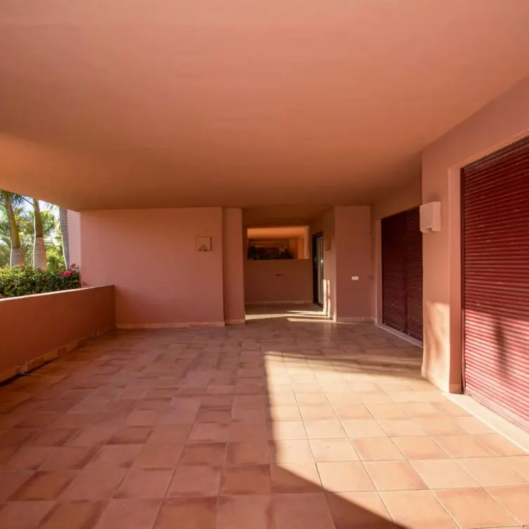 Продажа апартаментов на среднем этаже в Estepona