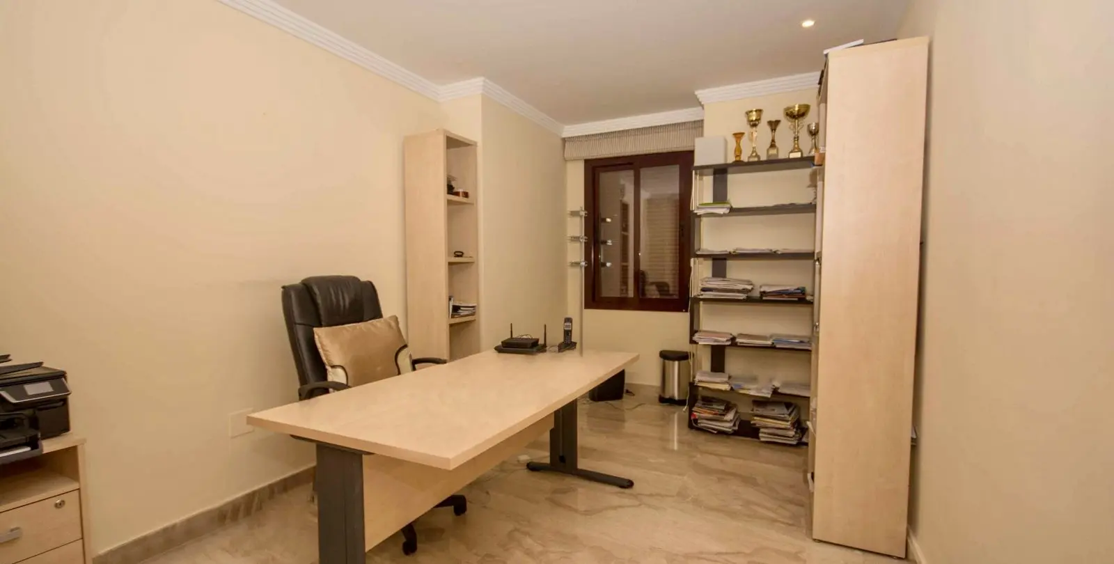 Sale of middle floor apartment in Estepona 8