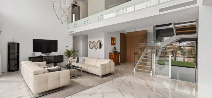 Venta de villa independiente en Estepona 3