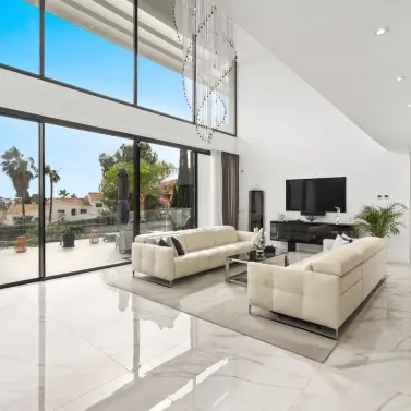 Venta de villa independiente en Estepona