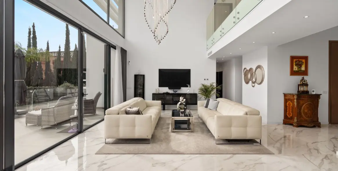 Venta de villa independiente en Estepona 3