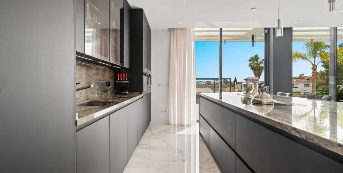 Venta de villa independiente en Estepona 9