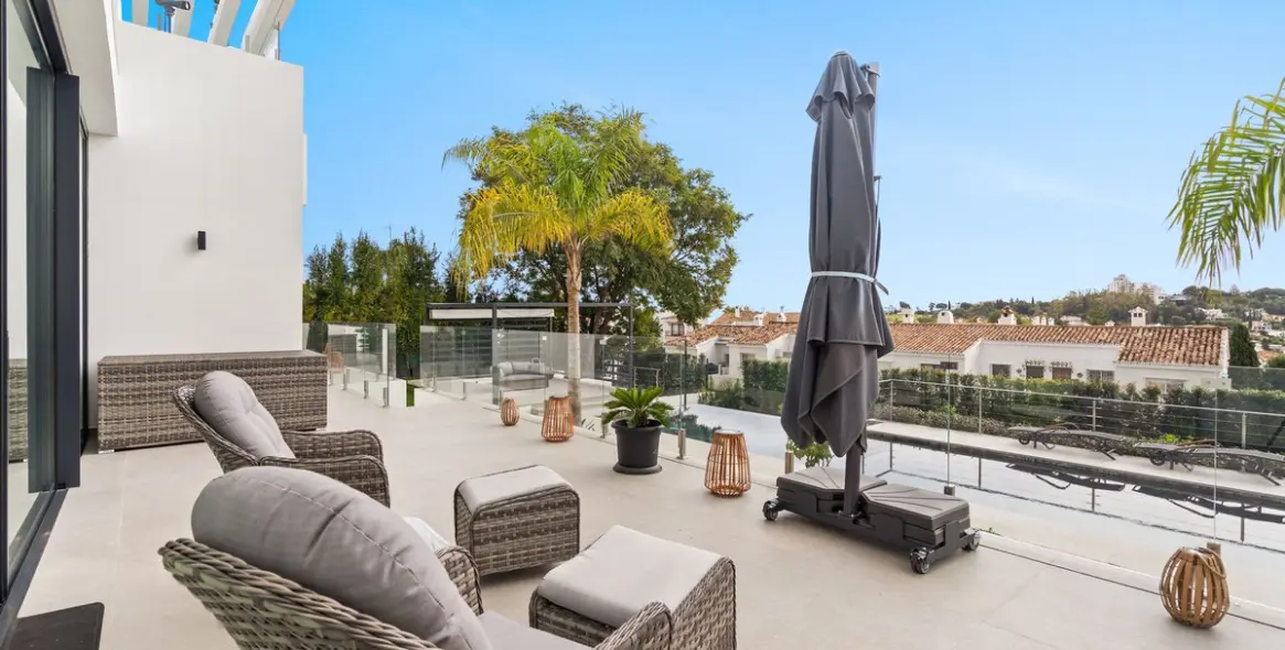 Venta de villa independiente en Estepona 12