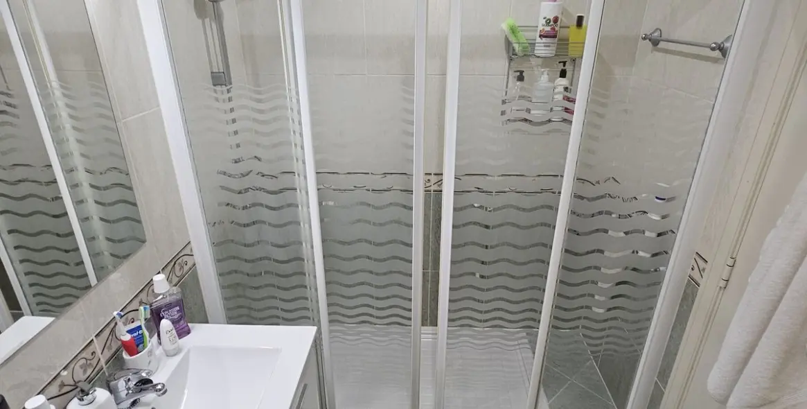 Venta de apartamento en planta media en Calahonda 10