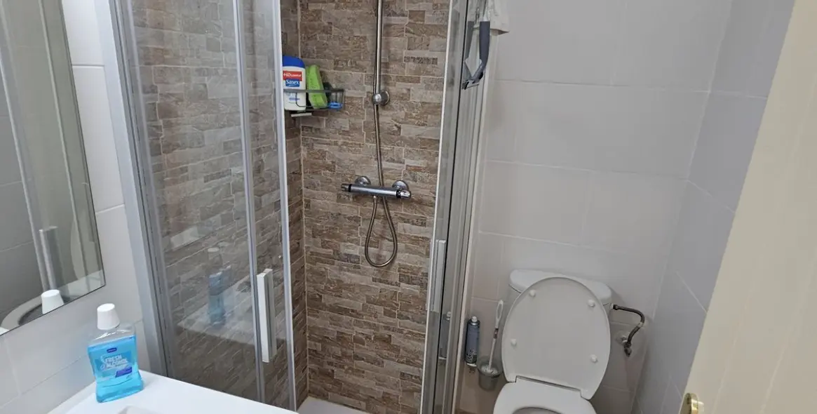 Venta de apartamento en planta media en Calahonda 13