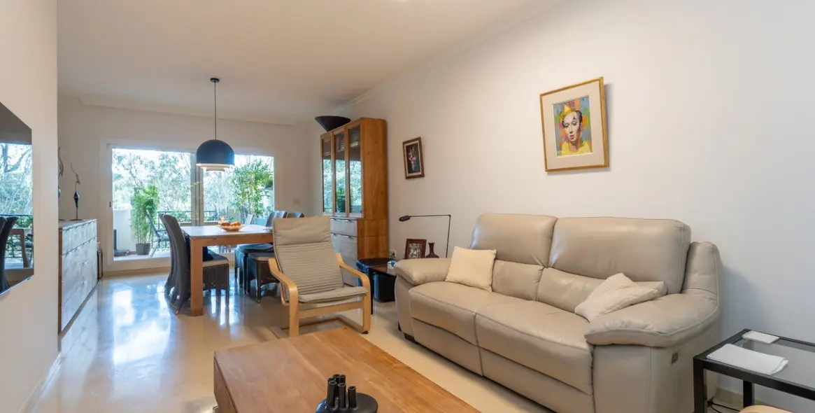 Sale of ground floor apartment in Elviria 1