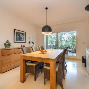 Продажа апартаментов на первом этаже в Elviria