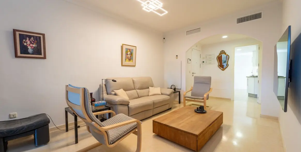 Sale of ground floor apartment in Elviria 13