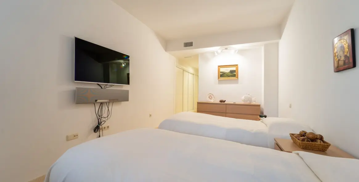 Продажа апартаментов на первом этаже в Elviria 25