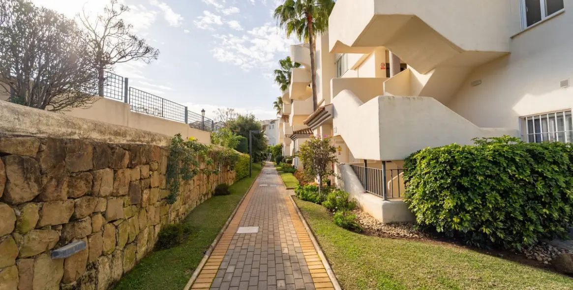 Продажа апартаментов на первом этаже в Elviria 32