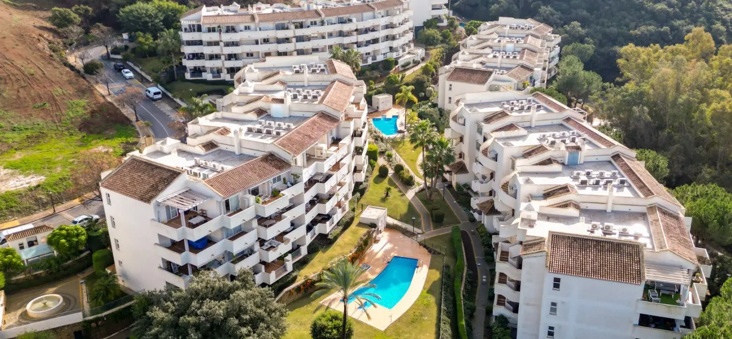 Sale of ground floor apartment in Elviria 3