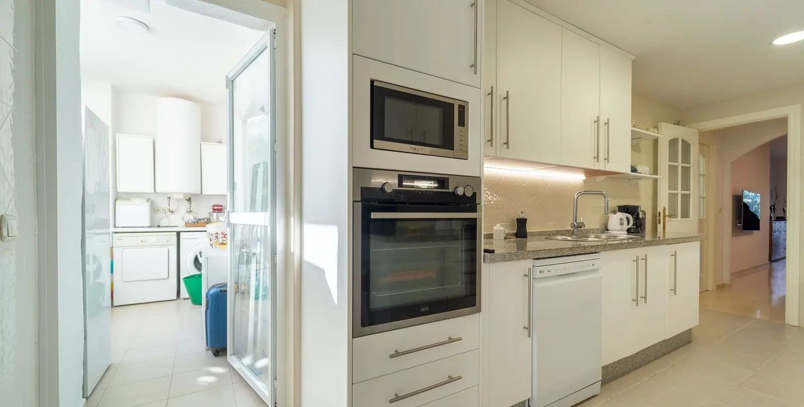 Sale of ground floor apartment in Elviria 16