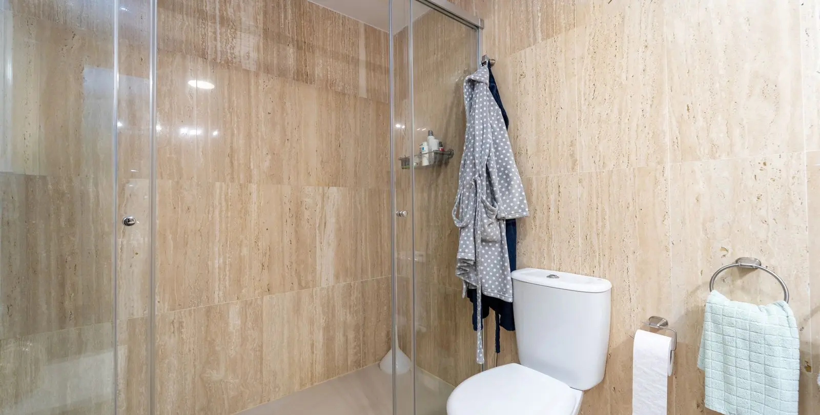 Sale of ground floor apartment in Elviria 23