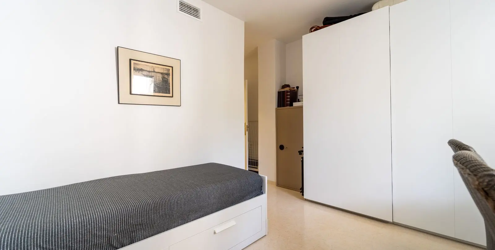 Sale of ground floor apartment in Elviria 28