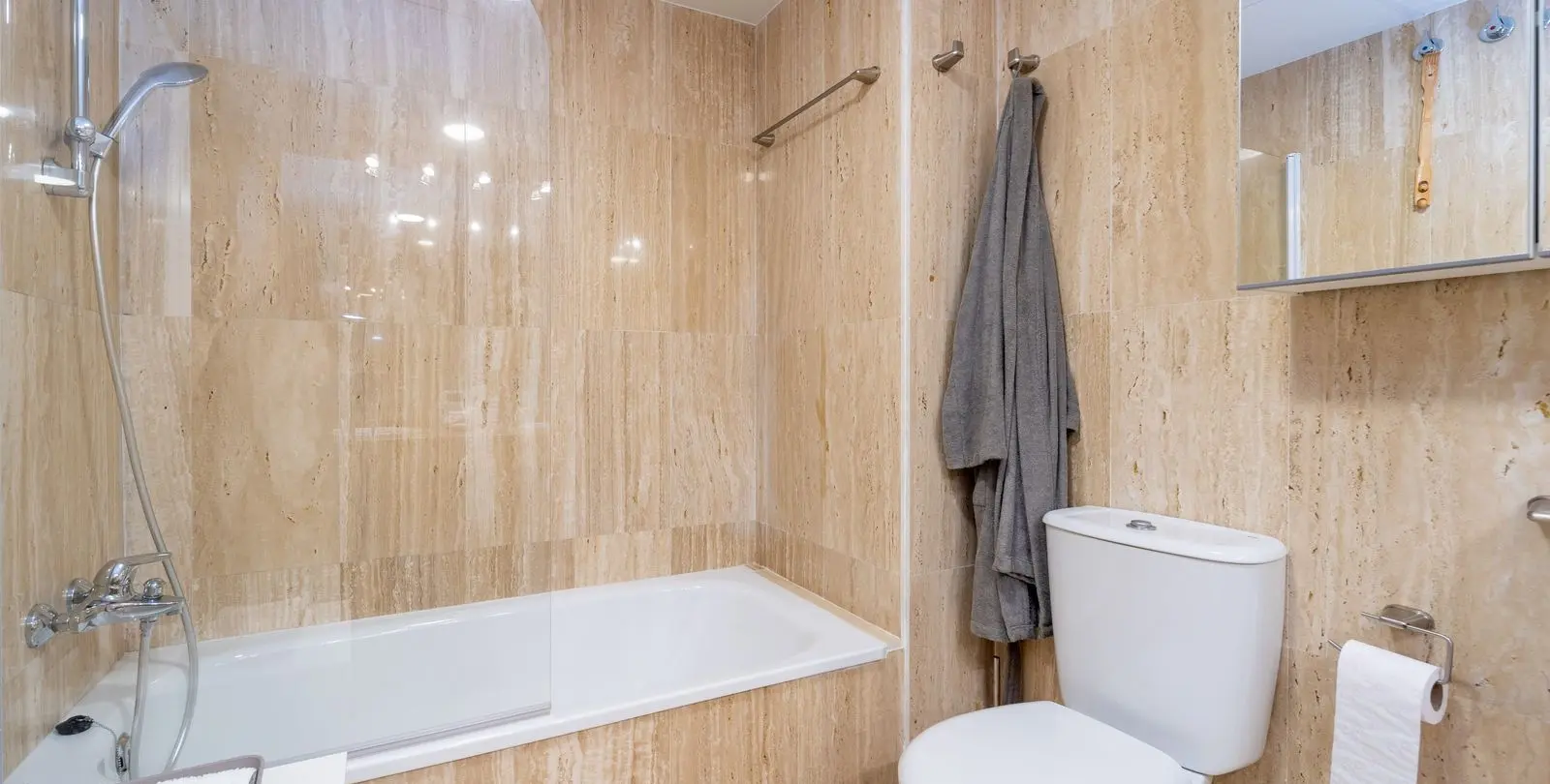 Sale of ground floor apartment in Elviria 30