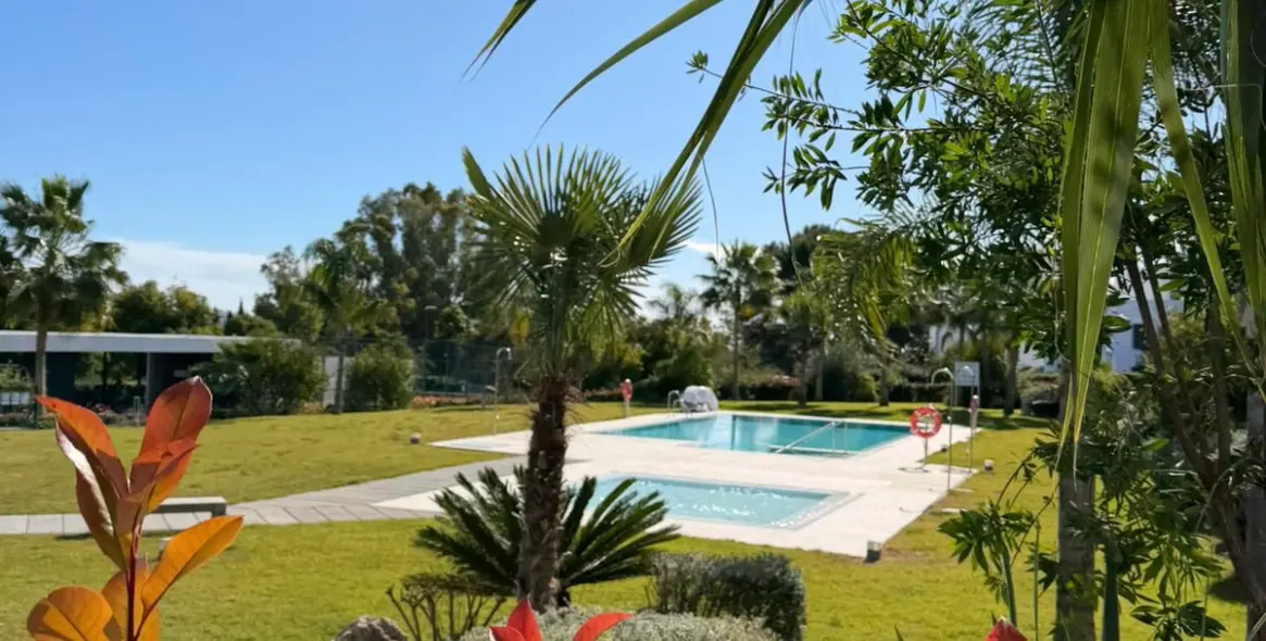Venta de apartamento en planta baja en Estepona 4