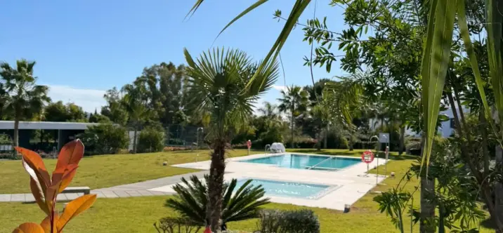 Venta de apartamento en planta baja en Estepona 3