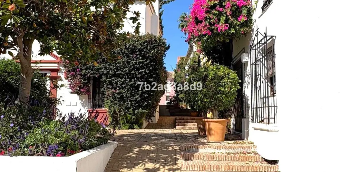 Venta de adosado en Guadalmina Baja 7