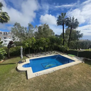 Venta de villa independiente en Calahonda