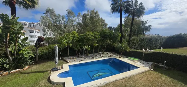 Venta de villa independiente en Calahonda 1