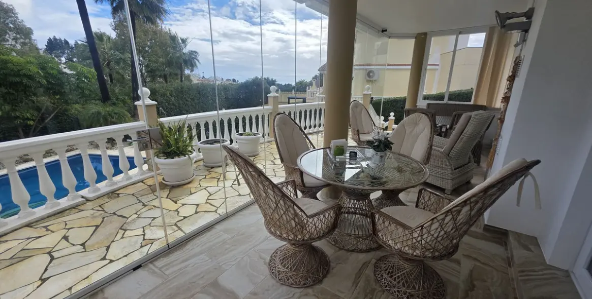 Venta de villa independiente en Calahonda 3