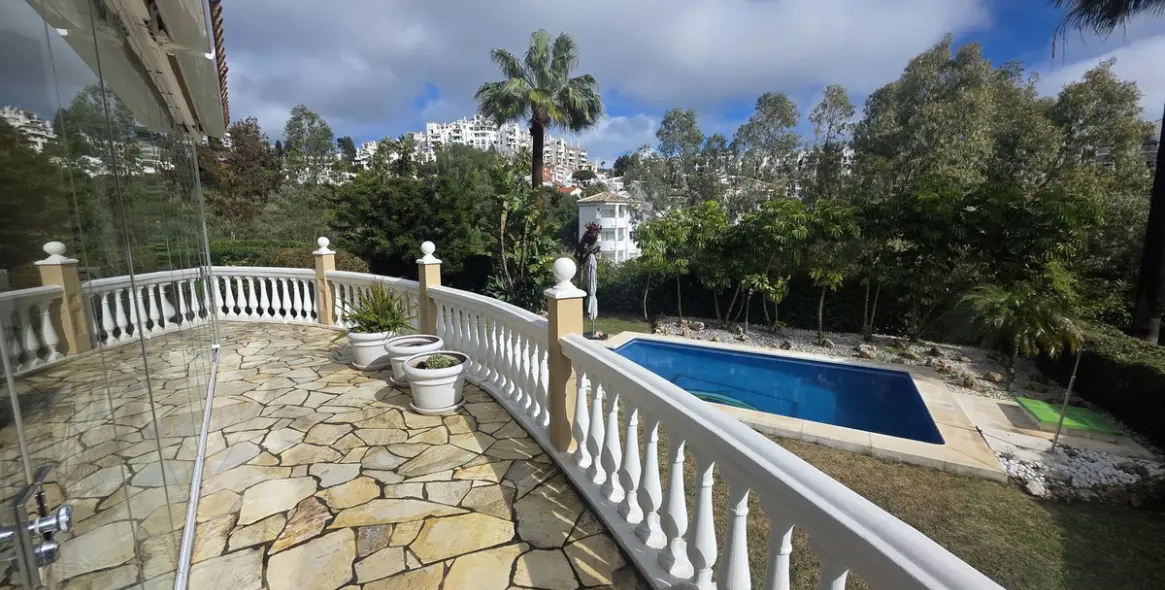 Venta de villa independiente en Calahonda 12