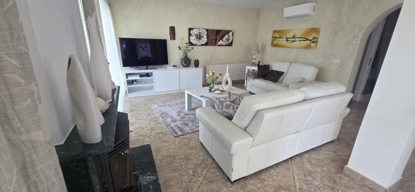 Venta de villa independiente en Calahonda 3