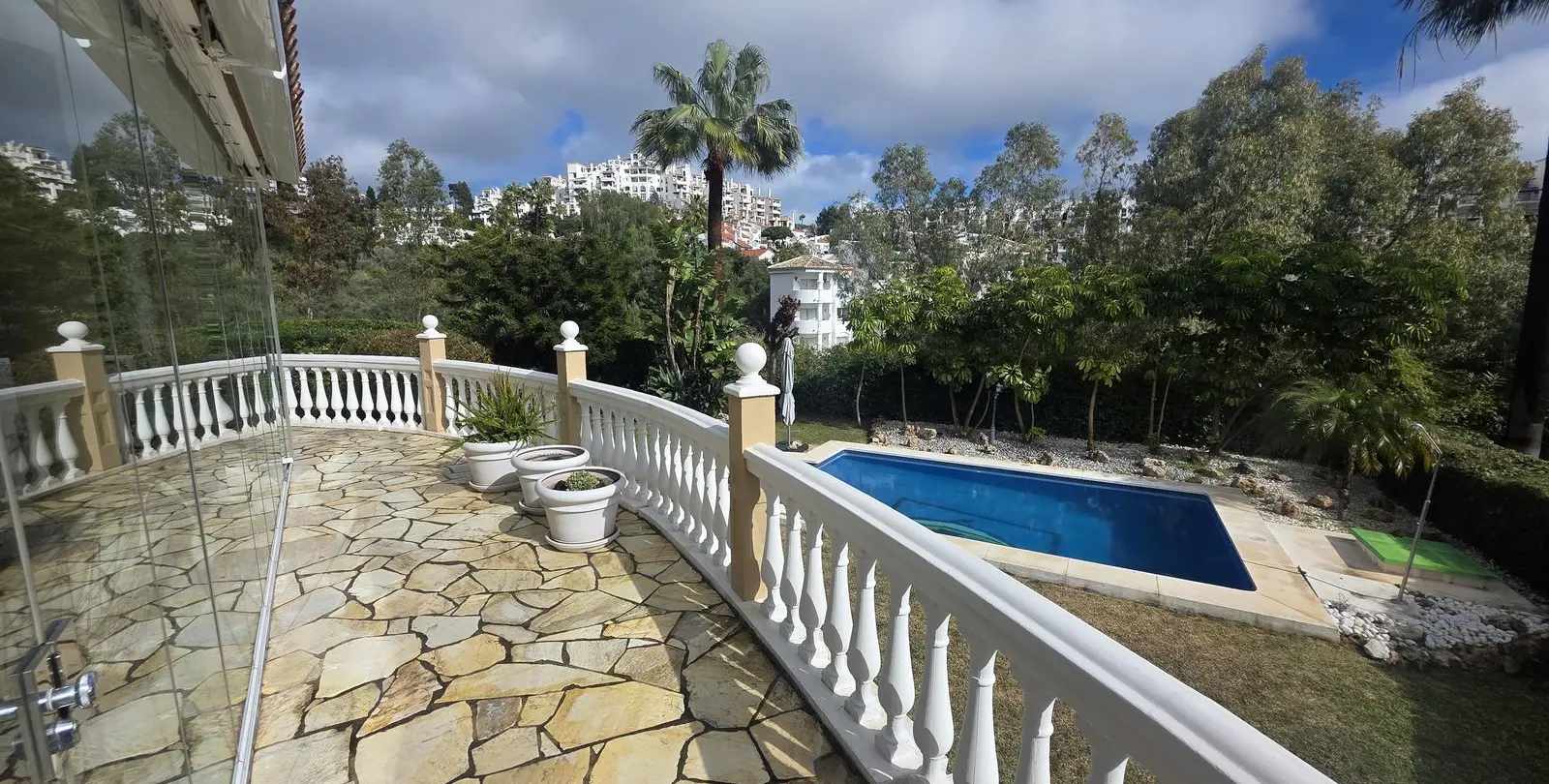 Venta de villa independiente en Calahonda 12