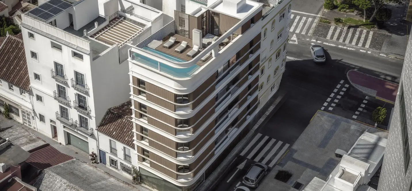 Продажа апартаментов на среднем этаже в Estepona 1