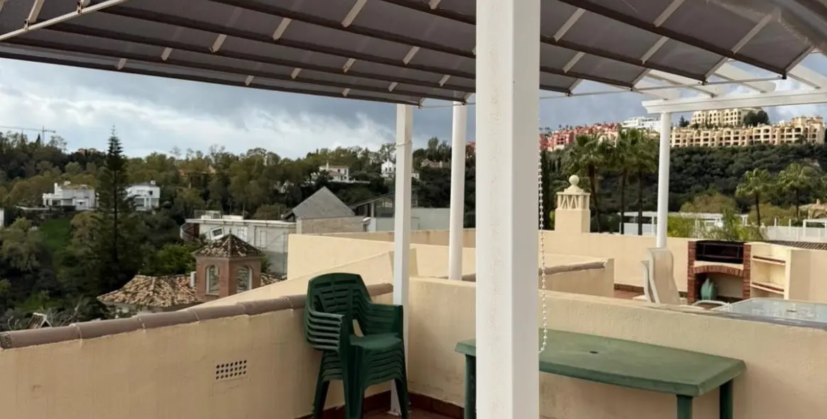 Venta de adosado en La Quinta 11