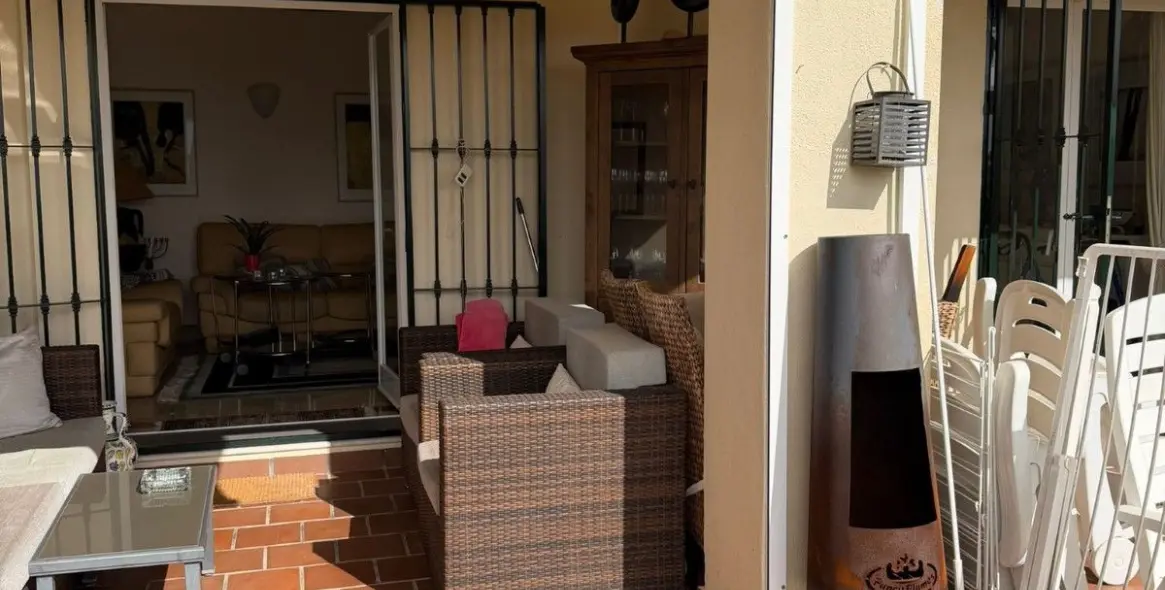 Venta de adosado en La Quinta 16