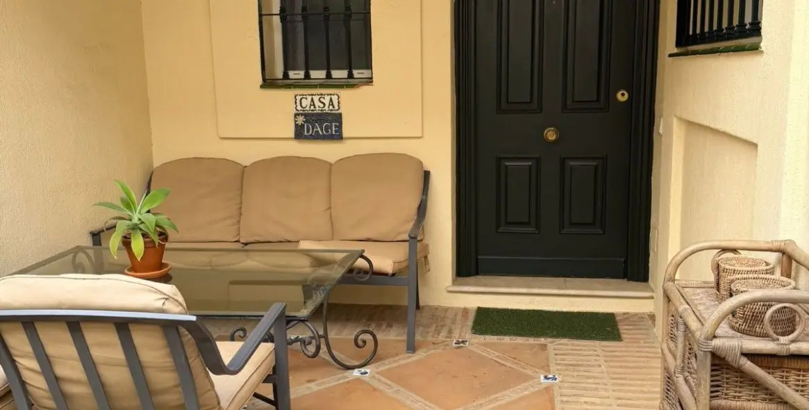 Venta de adosado en La Quinta 17