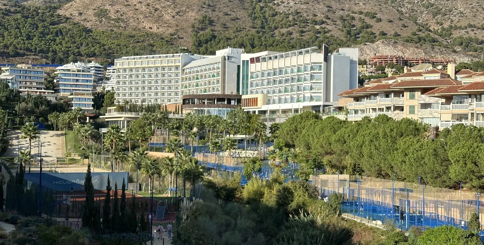 Sale of ground floor apartment in Fuengirola 28