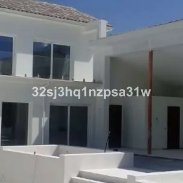 Venta de villa independiente en Guadalmina Alta