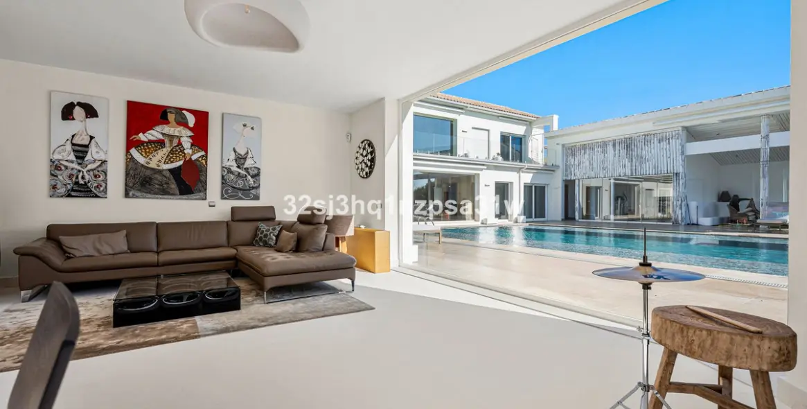 Venta de villa independiente en Guadalmina Alta 11