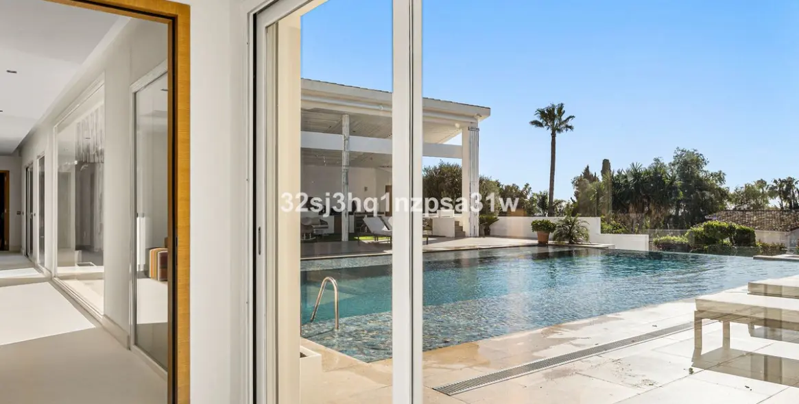 Venta de villa independiente en Guadalmina Alta 13