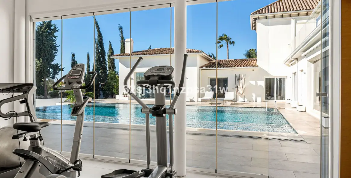 Venta de villa independiente en Guadalmina Alta 14