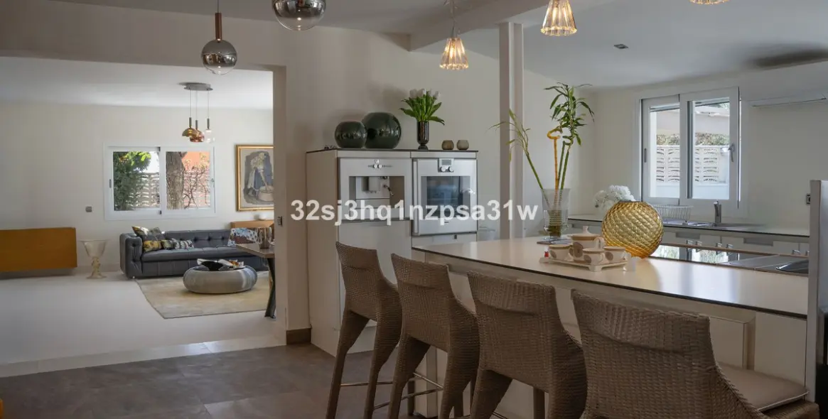 Venta de villa independiente en Guadalmina Alta 15