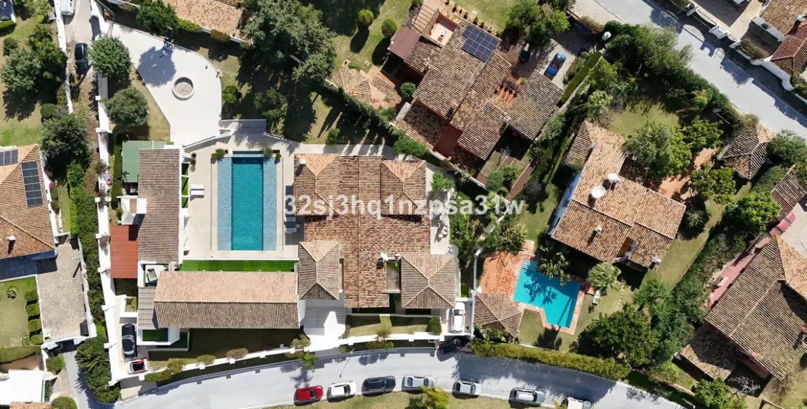 Sale of detached villa in Guadalmina Alta 25