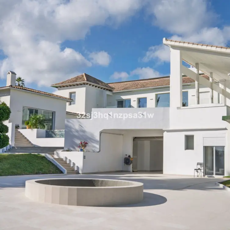 Venta de villa independiente en Guadalmina Alta