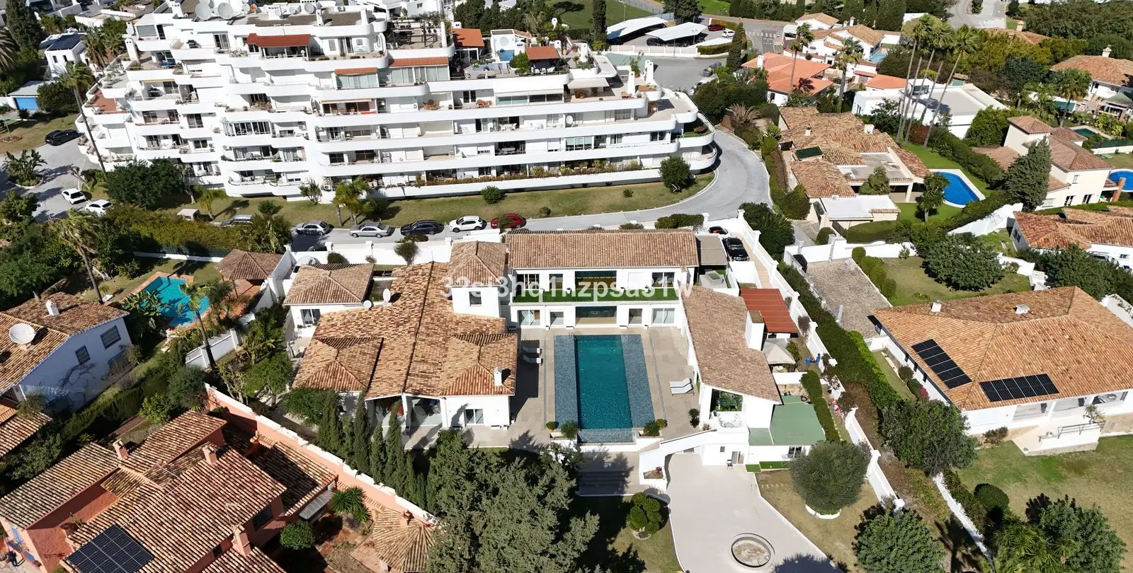 Продажа  отдельно стоящей виллы в Guadalmina Alta 22