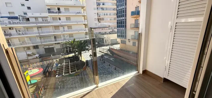 Alquiler a largo plazo de apartamento en planta media en Fuengirola 1