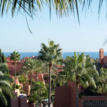 Долгосрочная аренда апартаментов на среднем этаже в New Golden Mile