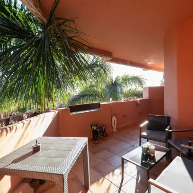 Долгосрочная аренда апартаментов на среднем этаже в New Golden Mile