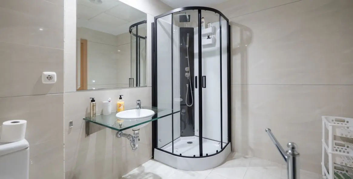 Долгосрочная аренда апартаментов на среднем этаже в New Golden Mile 14