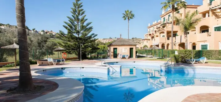 Sale of penthouse duplex in La Duquesa 0