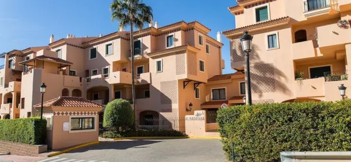 Sale of penthouse duplex in La Duquesa 1